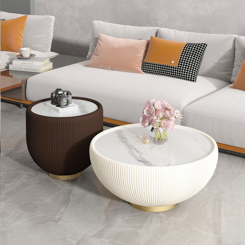 Table basse élégante en marbre et cuir au design moderne pour le salon et le bureau