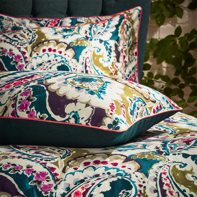 Sateen Paisley Duvet Cover Set with Pillowcases, Kingsize - 2 Standard Pillowcases