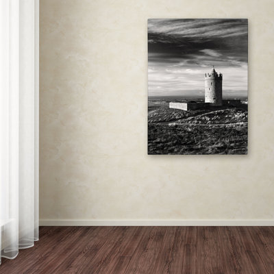 « doonagore castle ireland » par pierre leclerc,, reproduction de photo sur toile tendue encadrée