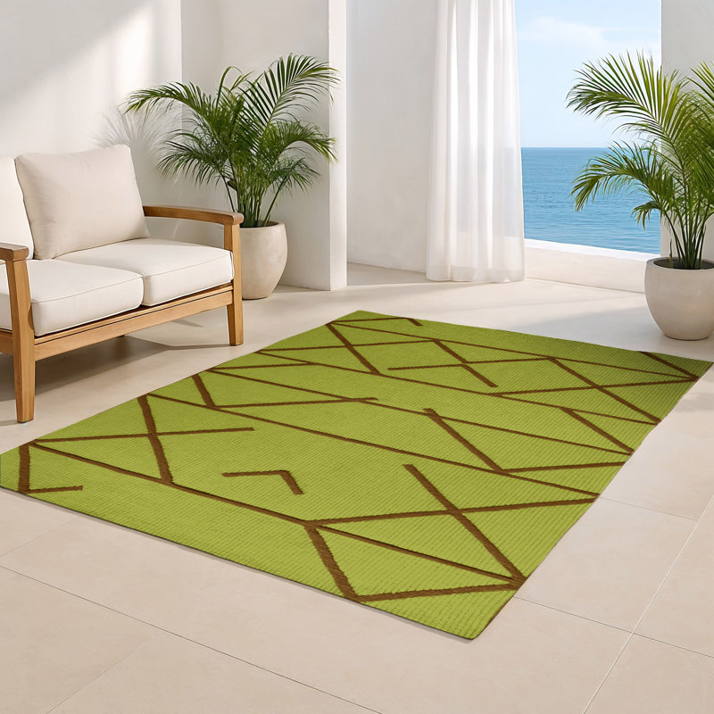 Trellis Green Indoor and Outdoor Area Rug, Rectangle 2' x 3'