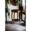 Table d'appoint en bois composite avec tablette ouverte et finition en noyer-950324426