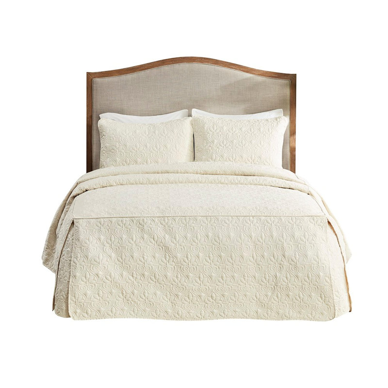 3 Piece Split Corner Pleated Bedspread Cream King . Soft Microfiber, 100% Fill. Box Sewing, , Machine Washable. Fits Queen/King Beds Bedspread. Quilt. Microfiber. . Washable Alluring Bedding