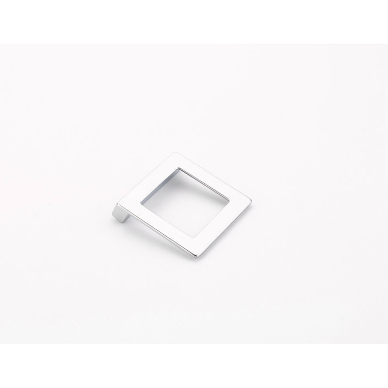 Poignée d'armoire Schaub Finestrino 1-1 / 4 po d'un centre à l'autre, Chrome mat