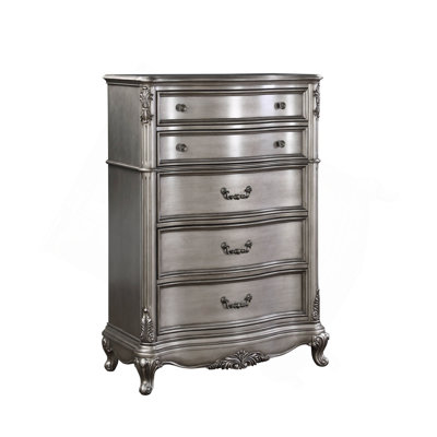 Commode de style français avec sculptures ornées et poignées décoratives, coffre de rangement de luxe pour chambre à coucher