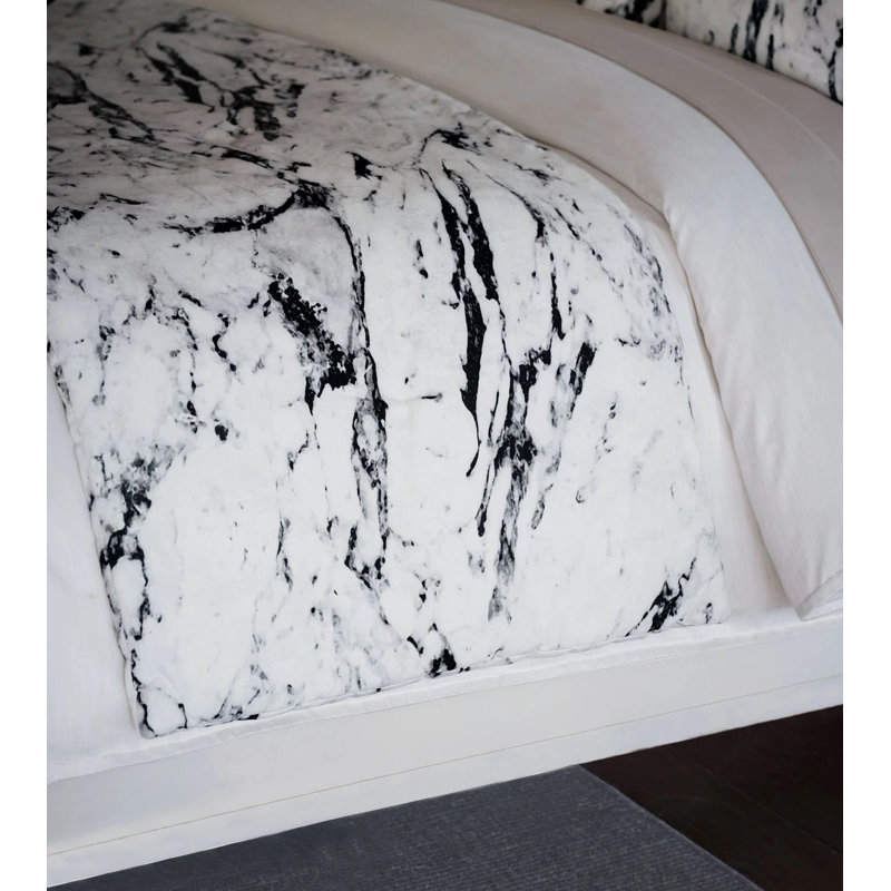 Banks Abstract Bed Runner, Twin