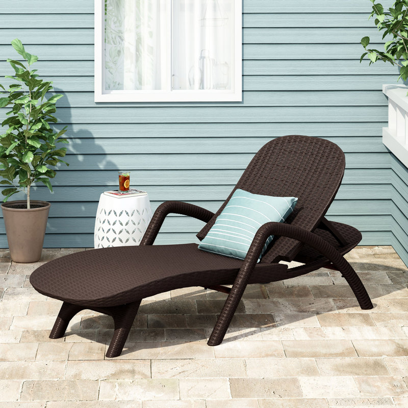 CHAISE MIKAEL CHAISE