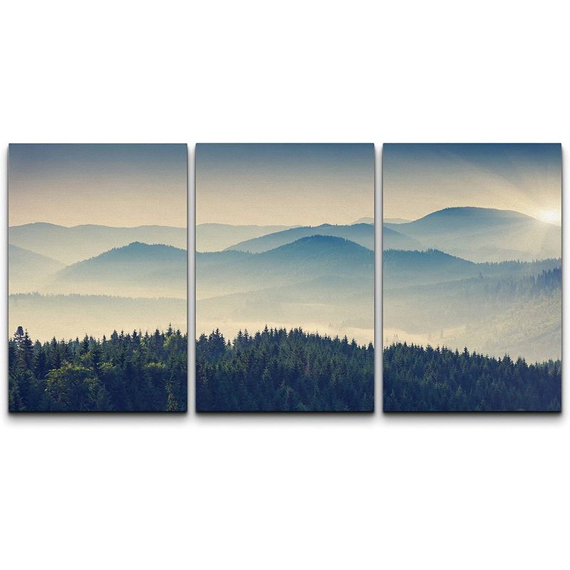 Nature paysage montagne enveloppée de brume au lever du soleil dans les Carpates de l'Ukraine en Europe - ensemble de 3 impressions