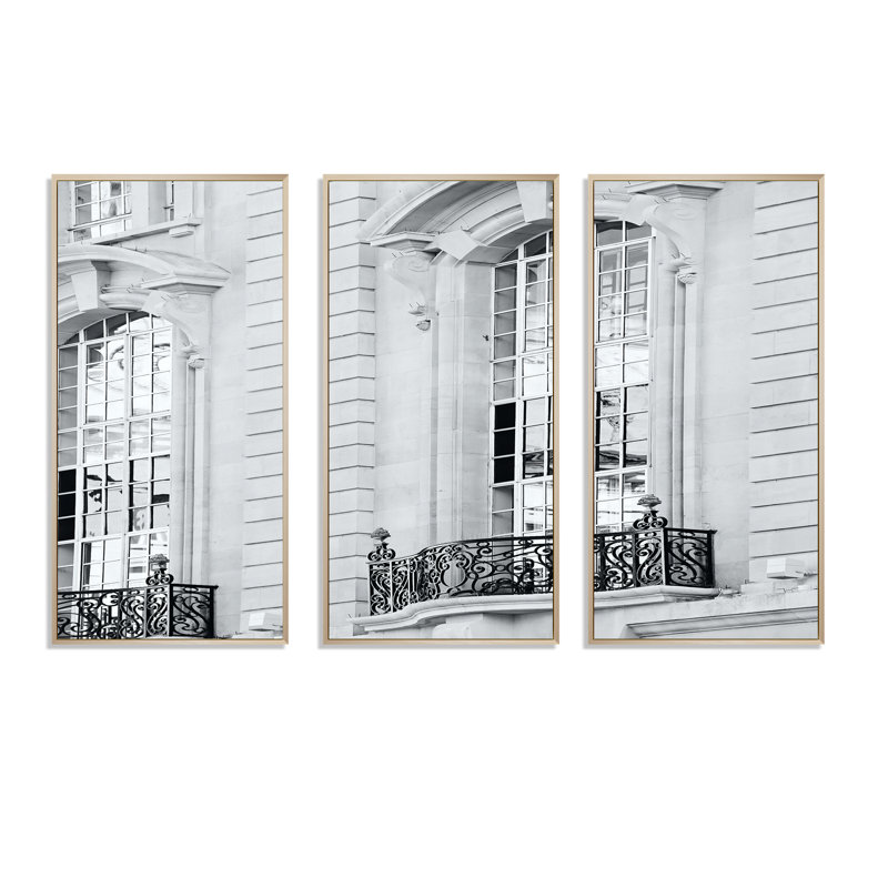 «Black and White Old Stone Building In London - Colonial», ensemble d'art mural sur toile encadrée, Brun