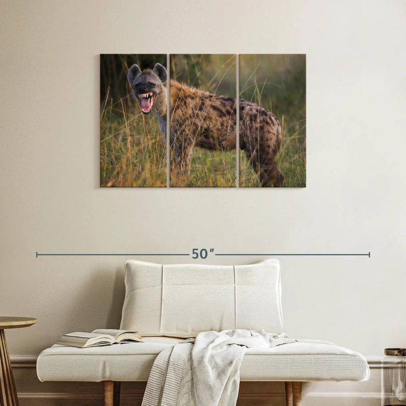 Growling Hyena, 24" H x 38" W