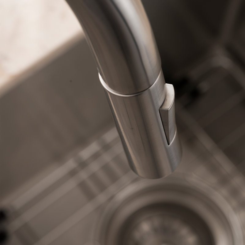 Robinet de cuisine à poignée simple Gemini avec douchette latérale et accessoires, Nickel brossé