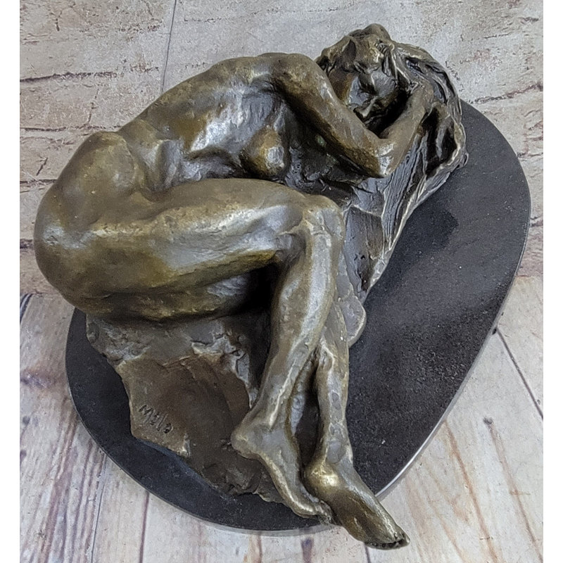 Earldean Figurines & Sculptures