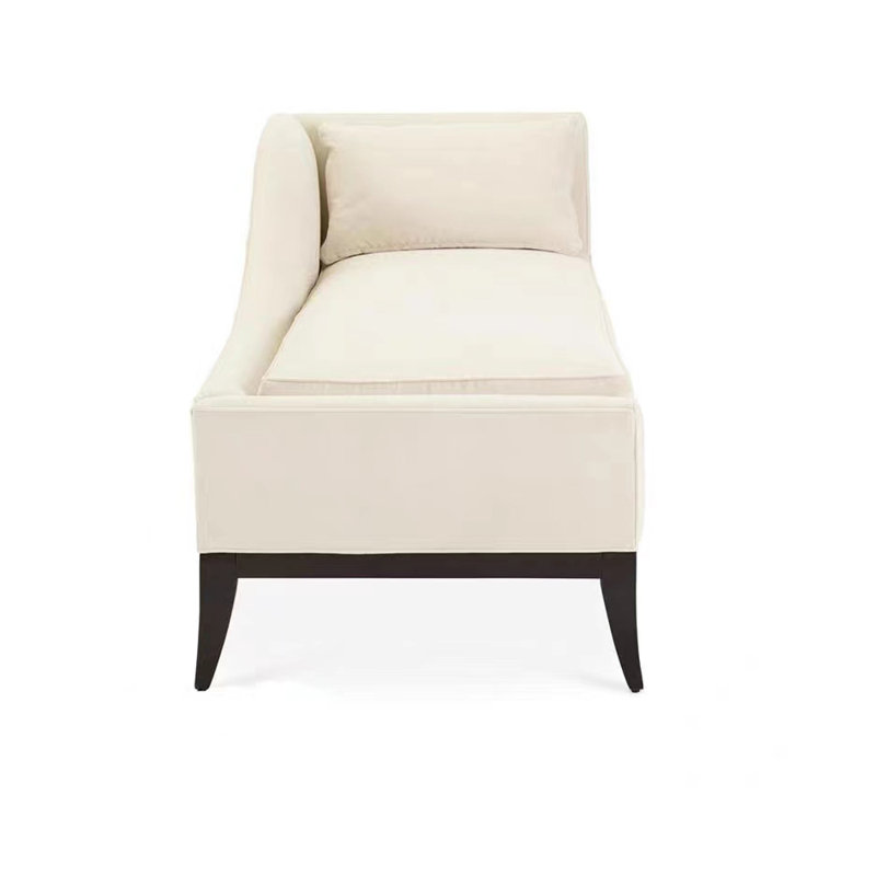 Eadie, Orienté à droite, Noir, noir, noir, noir, Blanc