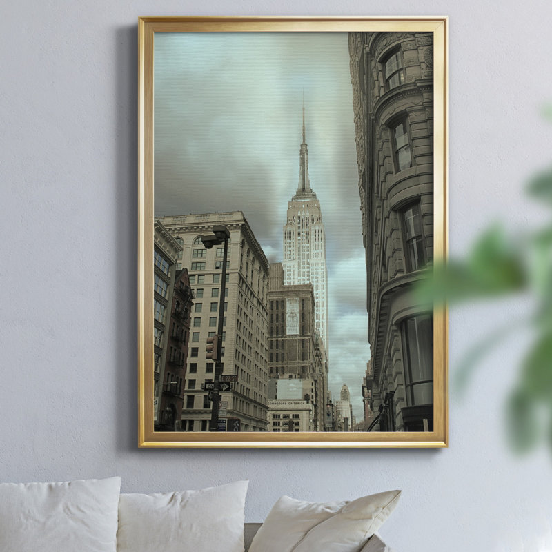 «Empire View» par J Paul, reproduction d'art graphique sur toile encadrée, Doré, H 18,5 po x l 24,5 po x P 1,5 po