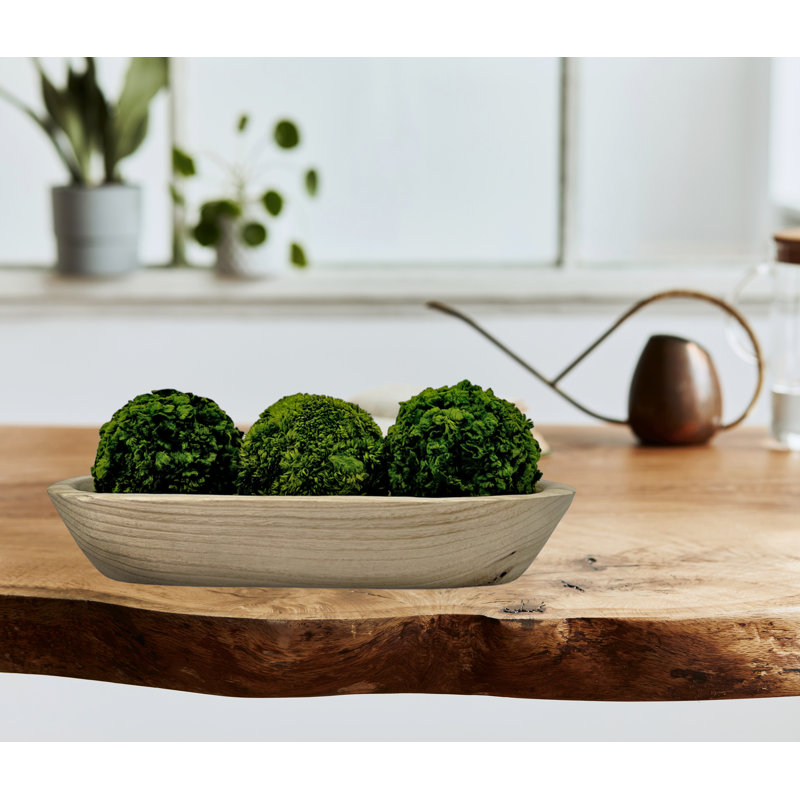 Bol décoratif en bois avec boules de coq préservées
