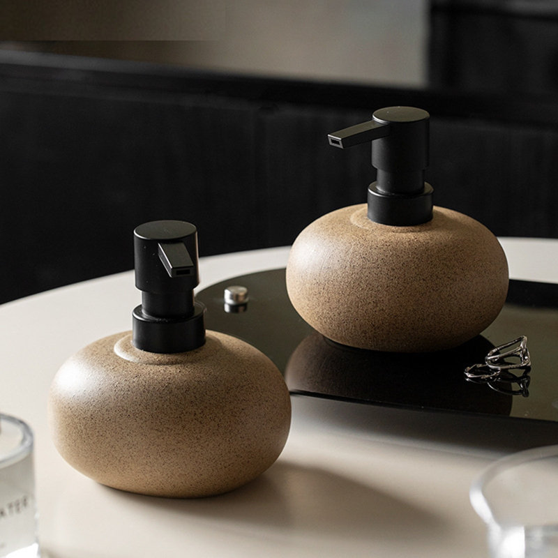 Distributeur de savon brun pierre - Design minimaliste moderne