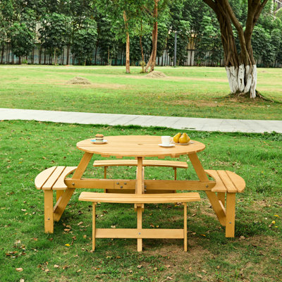 Table de pique-nique en bois naturel pour 8 personnes avec 4 bancs intégrés et un trou pour parasol. Surface imperméable, bord lisse, pour une utilisation extérieure dans le jardin, la cour, les bancs ronds de patio. Imperméable, patio, jardin