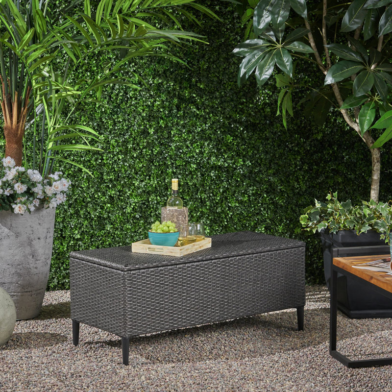 Panier de rangement gris pour accessoires et fournitures de plage et de piscine