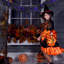 Guirlande de Noël d'Halloween pré-éclairée 9 pi avec 50 lumières DEL mauves The Holiday Aisle®