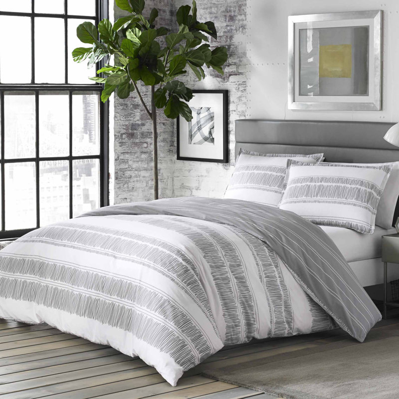 Ziggy White and Gray Cotton Reversible Full/Queen Duvet Cover Set