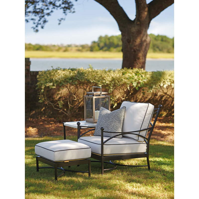 Pavlova Lounge Chair