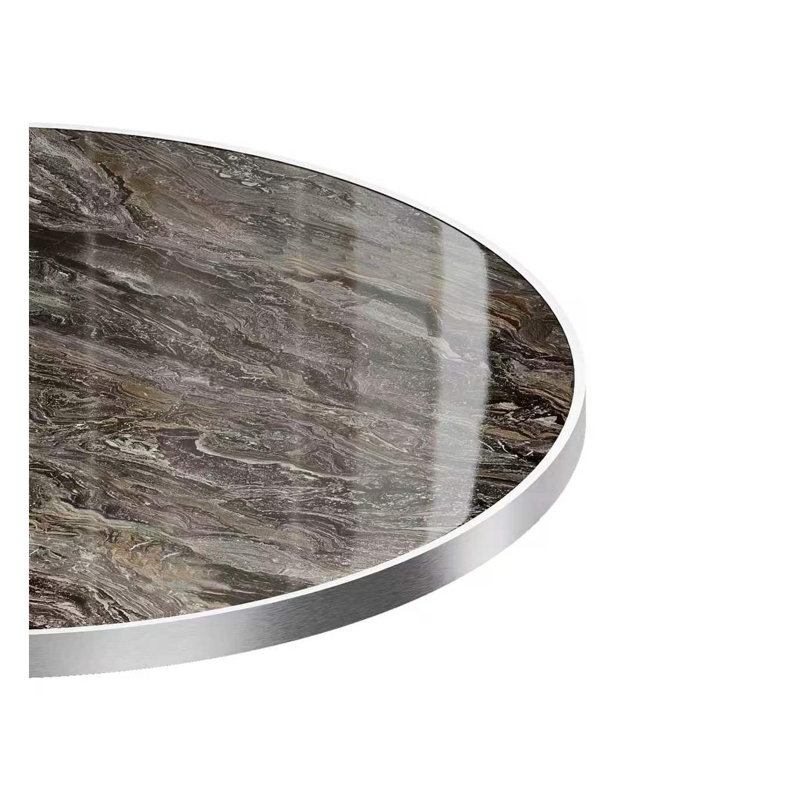 Table d'appoint d'extérieur carrée en pierre frittée gris ardoise clair avec base en fonte