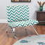 Chaise d'appoint au fini vert et blanc avec pieds en métal chromé, H 29,74 po x l 30,36 po x P 30,25 po