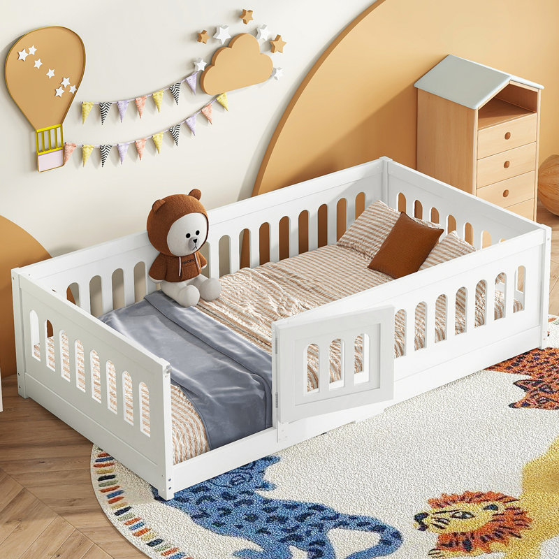 Lit simple en bois massif avec porte et garde-corps - blanc