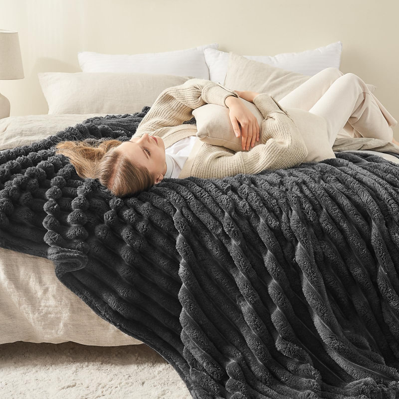 Couvre-lit très doux en flanelle soyeuse de qualité supérieure en jacquard 3D à nervures très douces de Newcosplay, Gris