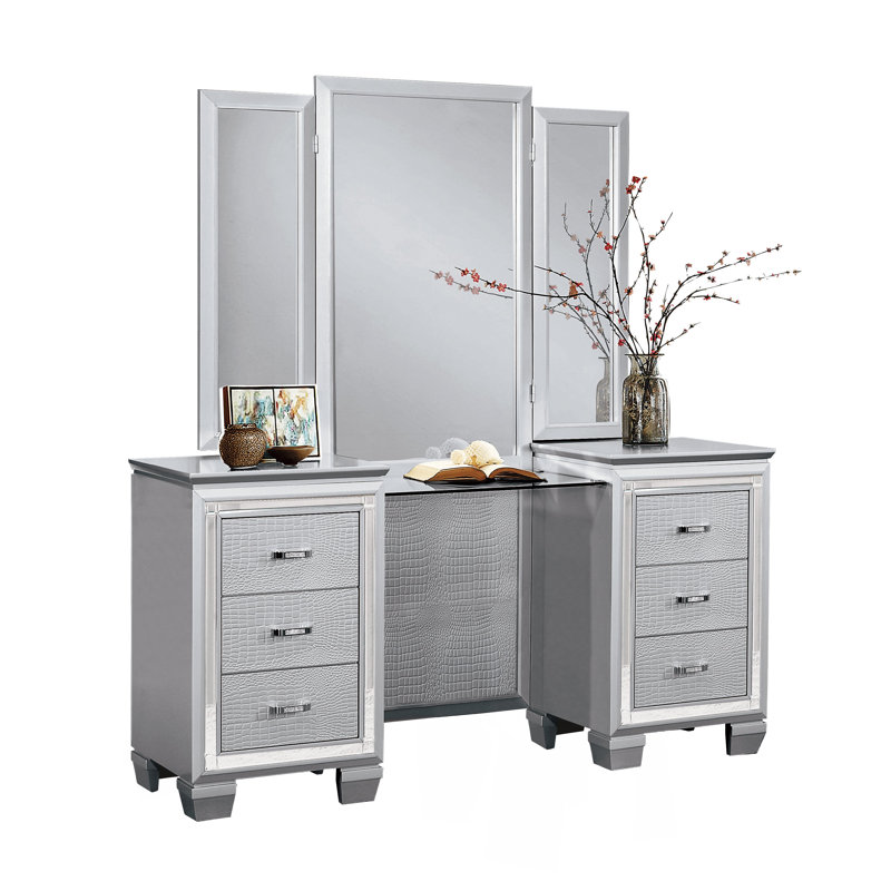 Kierstan Vanity, Silver