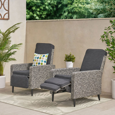 Chaise de patio avec coussins