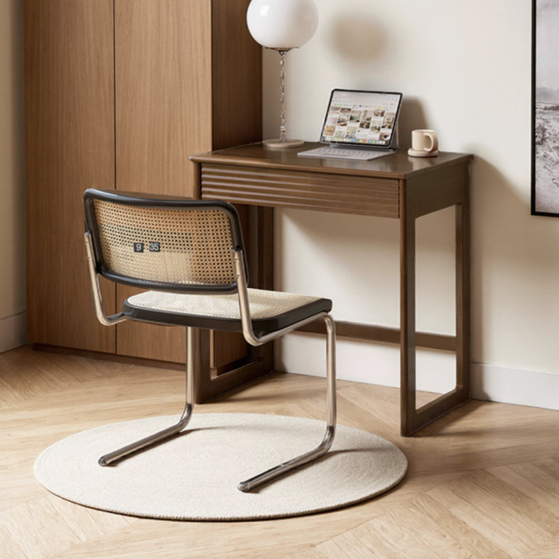 Petit bureau en hévéa, H 29,52 po x l 31,49 po x P 18,11 po