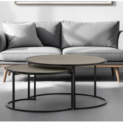 Ensemble de deux tables basses rondes imbriquées en béton et métal gris et noir 32 po