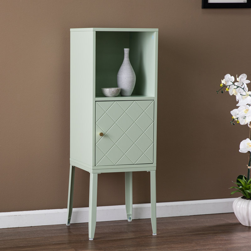 Grande armoire de rangement à double couche avec garniture à motifs croisés et tablettes ouvertes convenant aux petits appartements, aux dortoirs et aux zones d'étude.