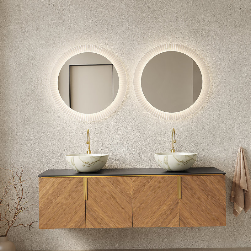 Armoire de rangement flottante en bois avec portes