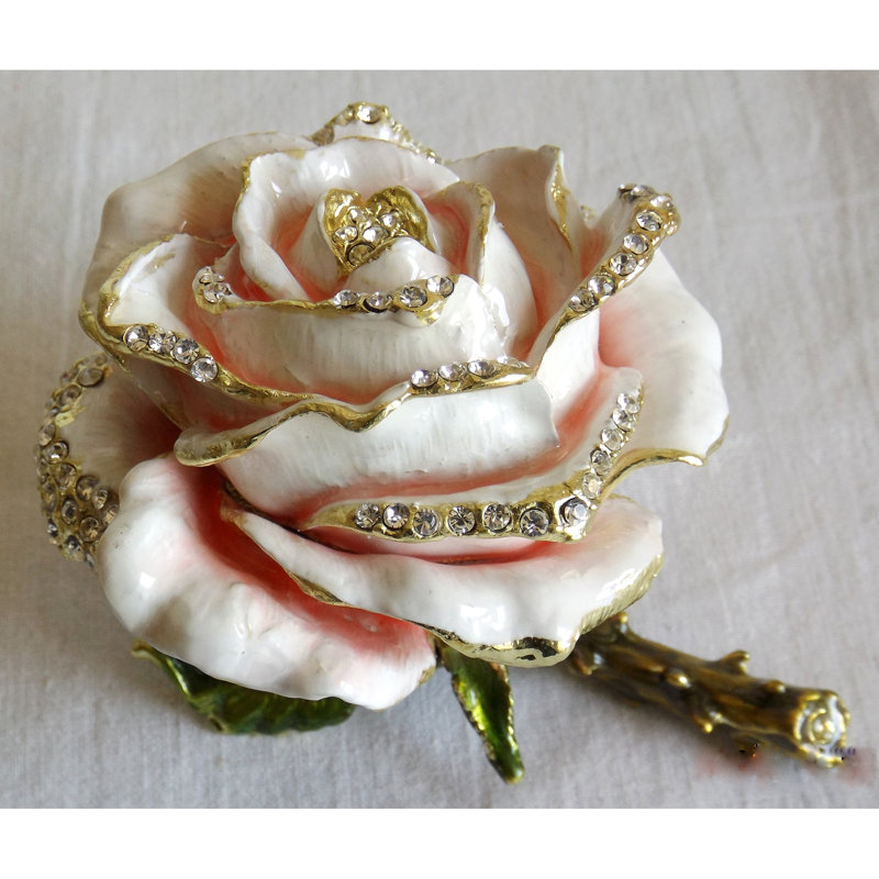Boîte à bijoux rose, Rose