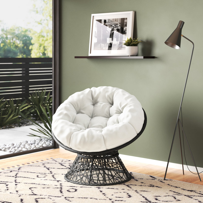 Fauteuil Papasan pivotant de 40 po de largeur en polyester capitonné Leianna, Mélange de polyester blanc, Noir