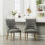 Ensemble de 2 fauteuils à oreilles capitonnés gris à oreilles et têtes de clous