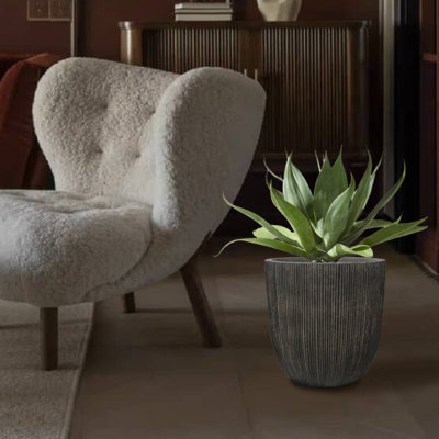 Pot à fleurs 12,4 po vintage noir côtelé, pot en plastique en forme d'œuf effilé d'aspect ciment avec drainage, grand pot de fleurs intérieur / extérieur pour le jardin et le patio, ouverture de 10,5 po