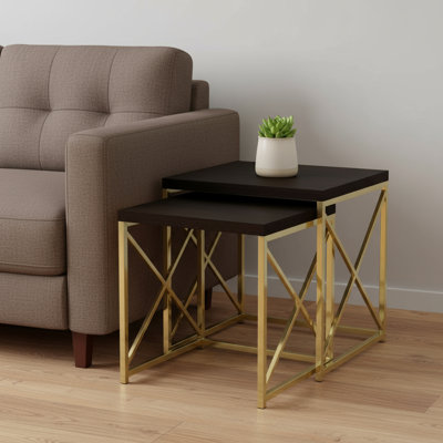 Ensemble de deux tables d'appoint gigognes dorées et brunes de 41 po Gracie Mills