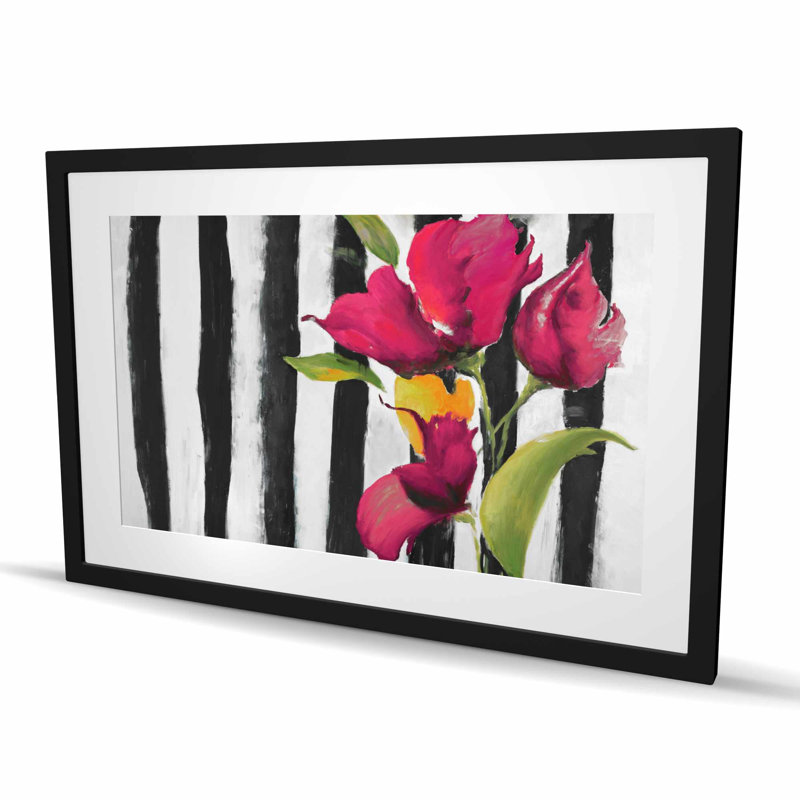 Fleurs sur rayures noires et blanches - reproduction de chambre encadrée, Blanc/noir/rose, Noir, H 24 po x l 36 po