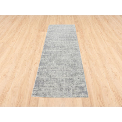 Tapis de couloir oriental en jacquard de laine et soie tissé à la main 2 pi 6 po x 8 pi gris pâle 1EAE71305A78460EA1CDC6CDB3637B58