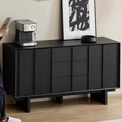 Buffet noir moderne avec design épuré et rangement