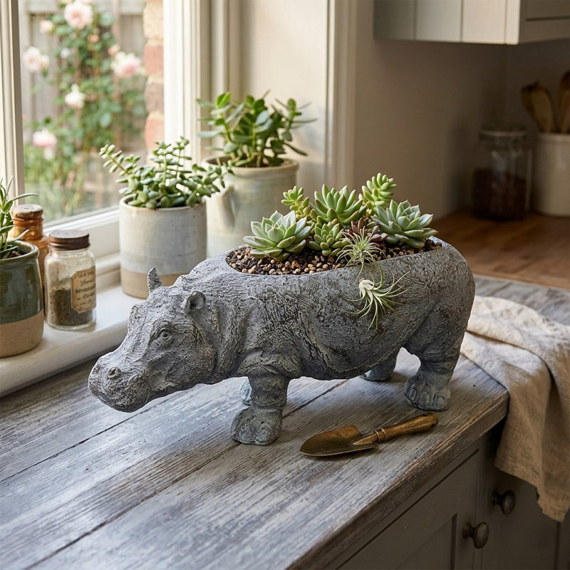 Payden Statue Planter