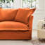 Orange avec design élégant, chenille respirante, coussins à haut dossier et coussins en mousse à densité de confort