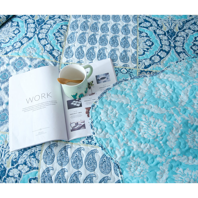 Light Blue Paisley Twin Quilt Set with Pillow Shams