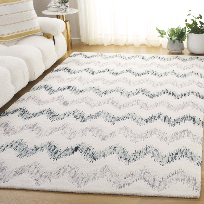 Nyara Hand Tufted Wool/Viscose/Cotton Chevron Rug in Ivory/Grey, Rectangle 5' x 8'
