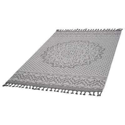 Traditional indoor/outdoor area rugs