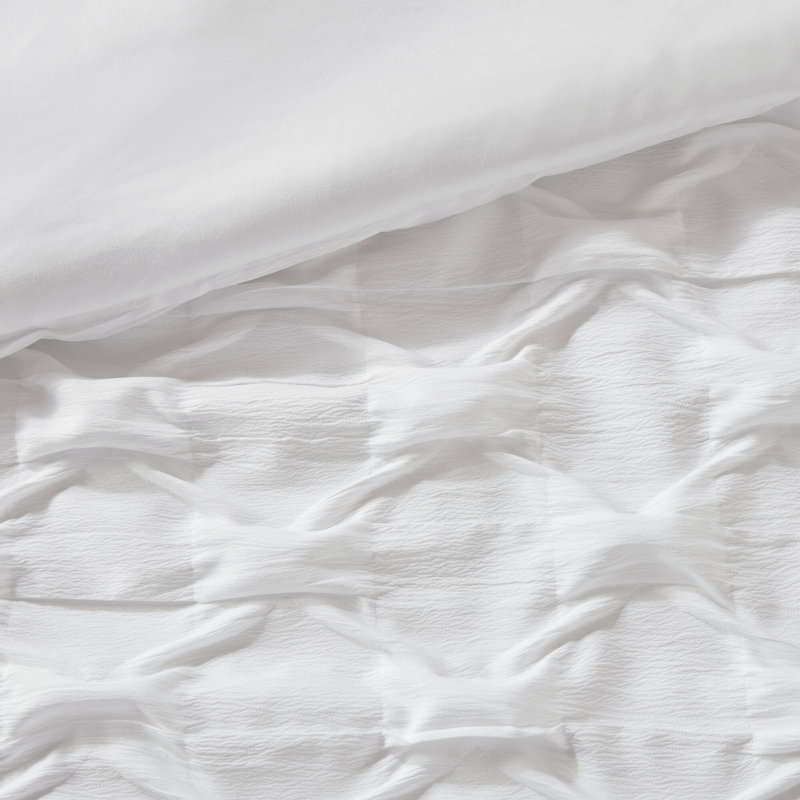 Bailey White Diamond Pucker Woven Wrinkle Resistant 4-Piece Full/Queen Comforter Set, Full/Queen Comforter + 2 Standard Shams