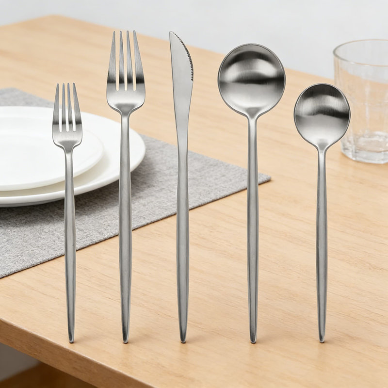 Ensemble de couverts 20 pièces en acier inoxydable pour 4, couverts argent mat 18/10 avec fourchette, cuillère, couteau, fourchette à salade, cuillère à thé, vaisselle allant au lave-vaisselle et vaisselle durable