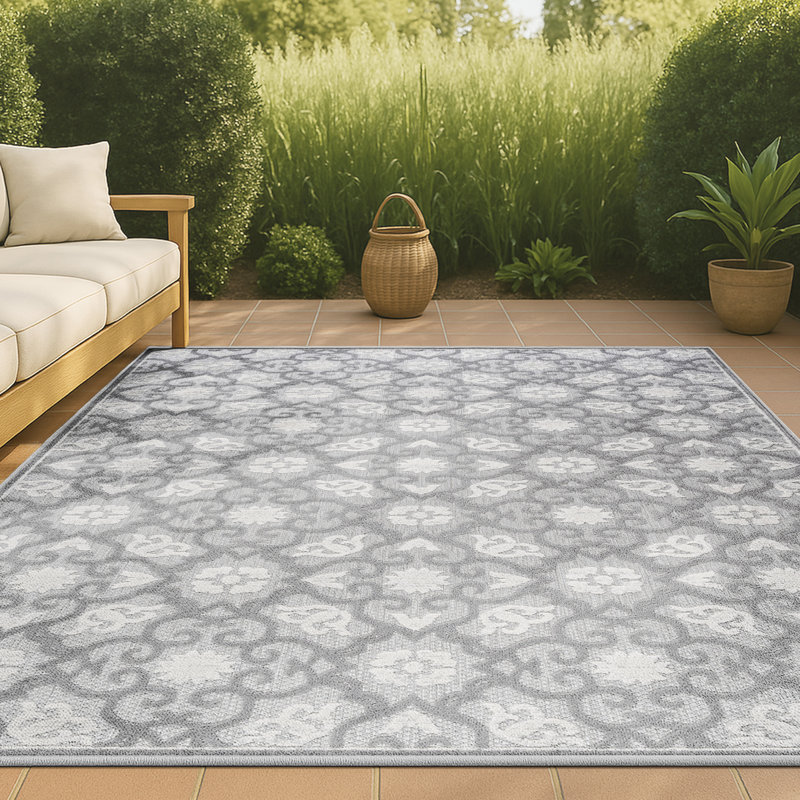 Tapis intérieur / extérieur gris clair / ivoire Isaacson, Rectangle 5 pi 3 po x 7 pi 7 po